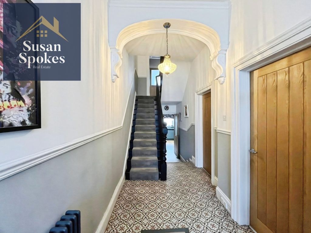 Property photo 2 of 29 Pbox-Img.Jpg