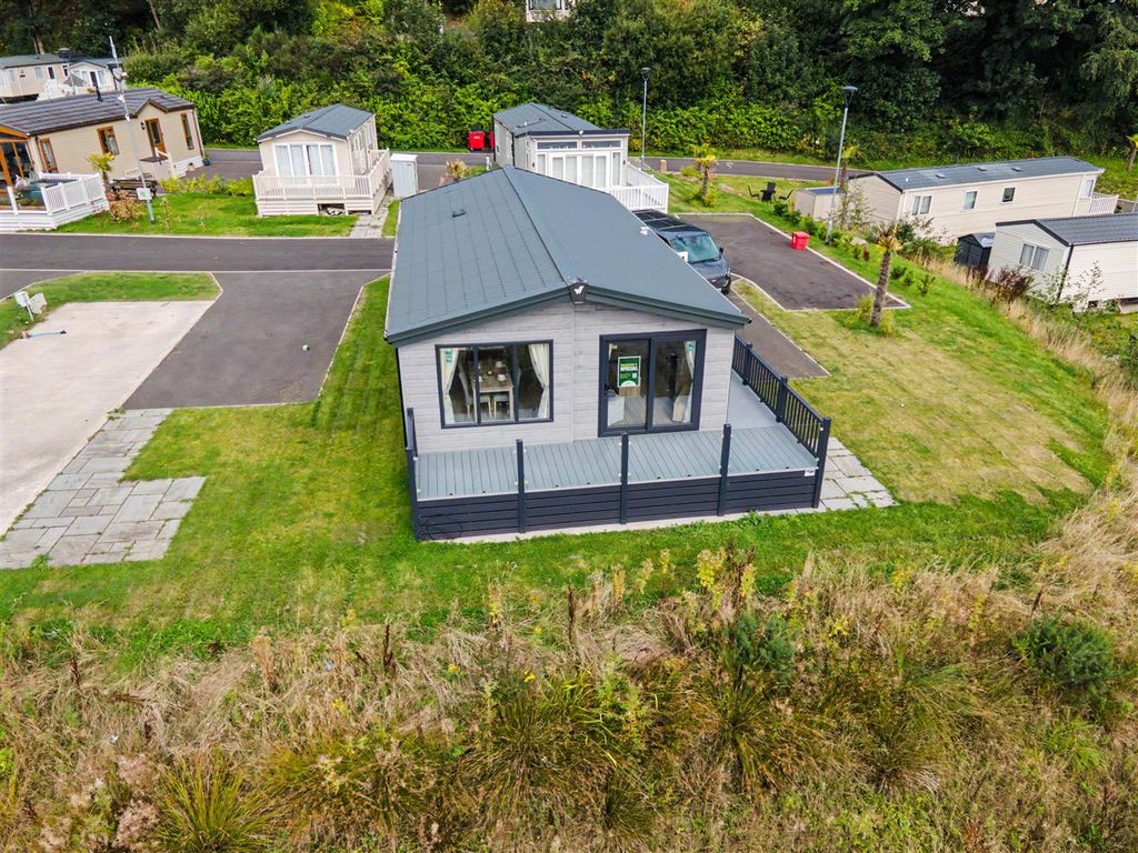 Property photo 1 of 17 Front / Sky View