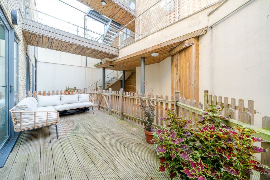 Property photo 2 of 15 Picture No. 10