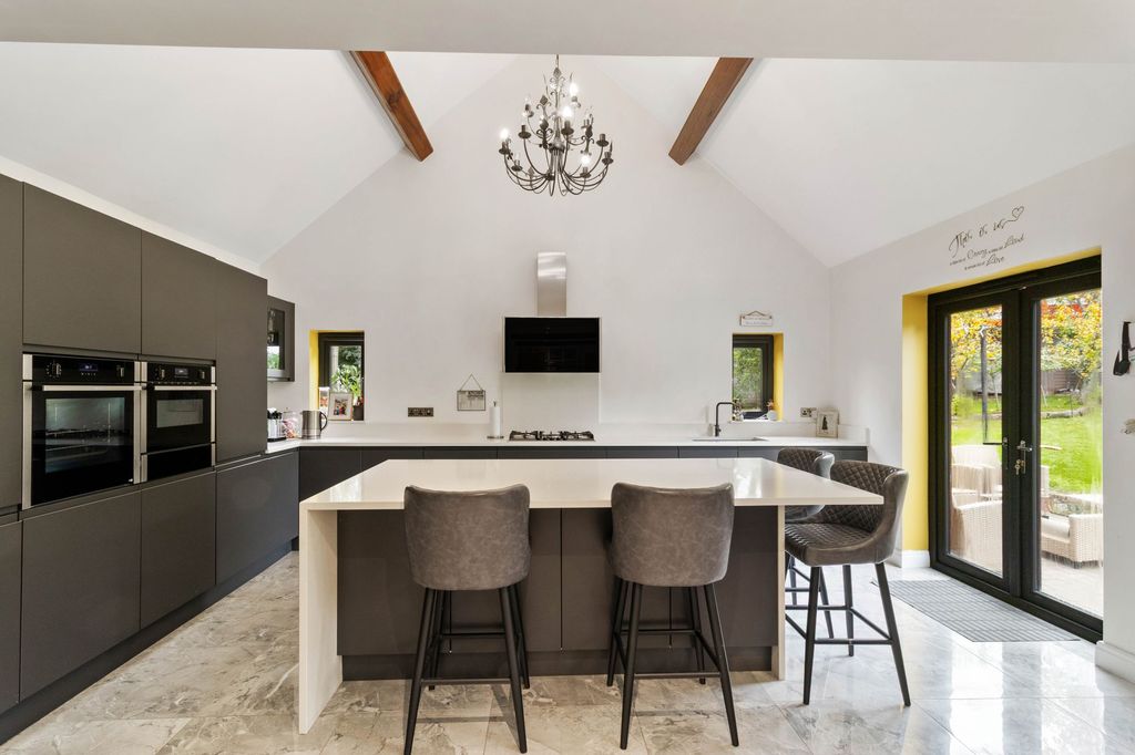 Property photo 2 of 36