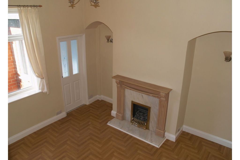 Property photo 3 of 9 Living Room