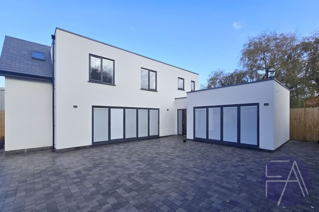 Property photo 1 of 45 4693981