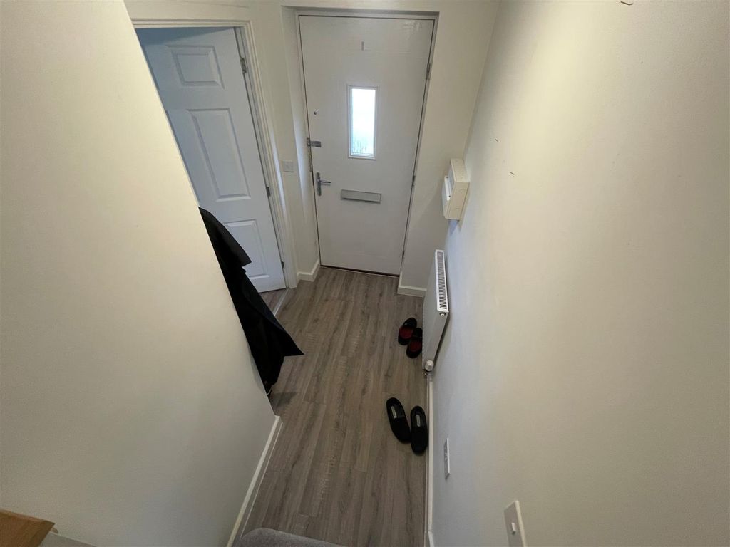 Property photo 2 of 22 Entrance Hall.Jpg