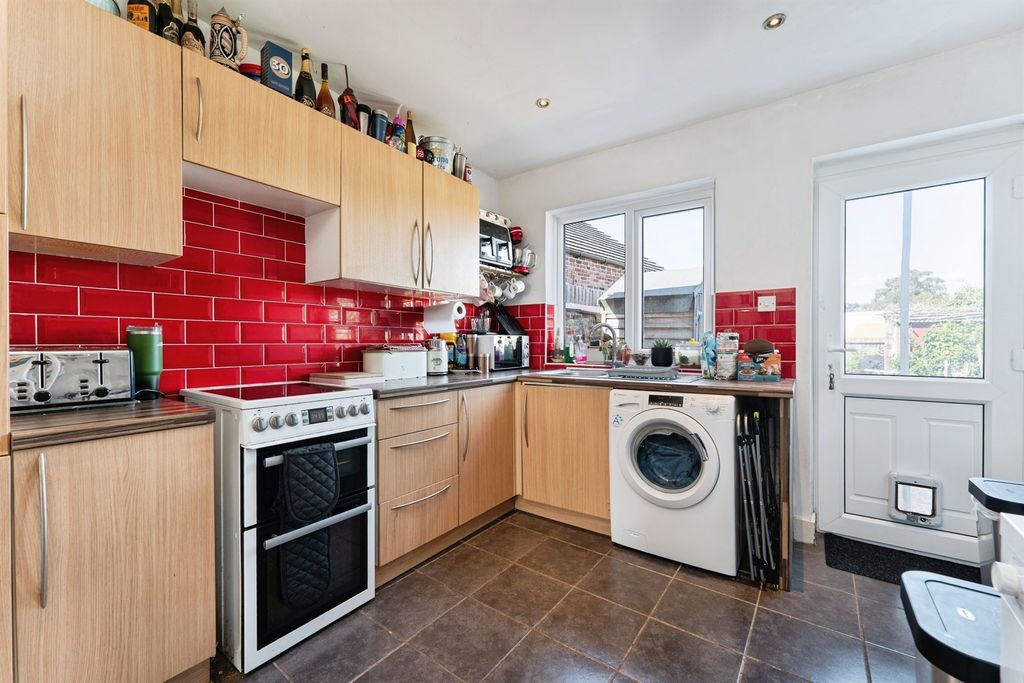 Property photo 2 of 17