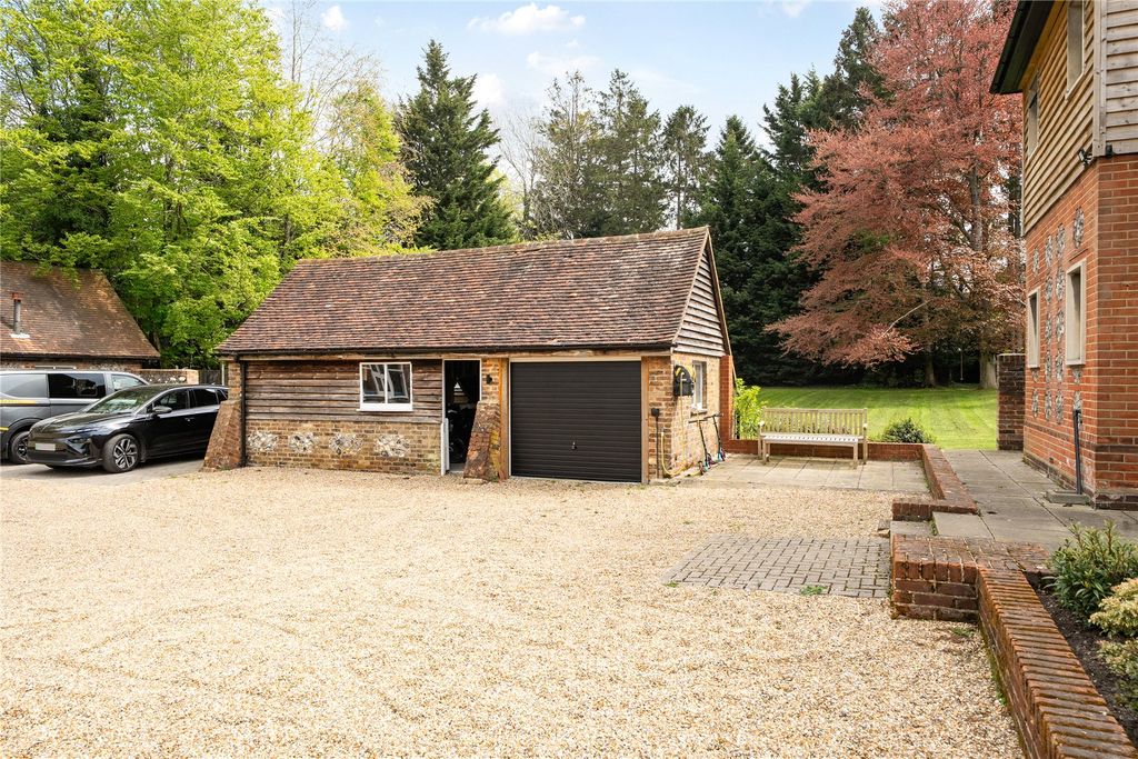 Property photo 2 of 51 Picture No. 40