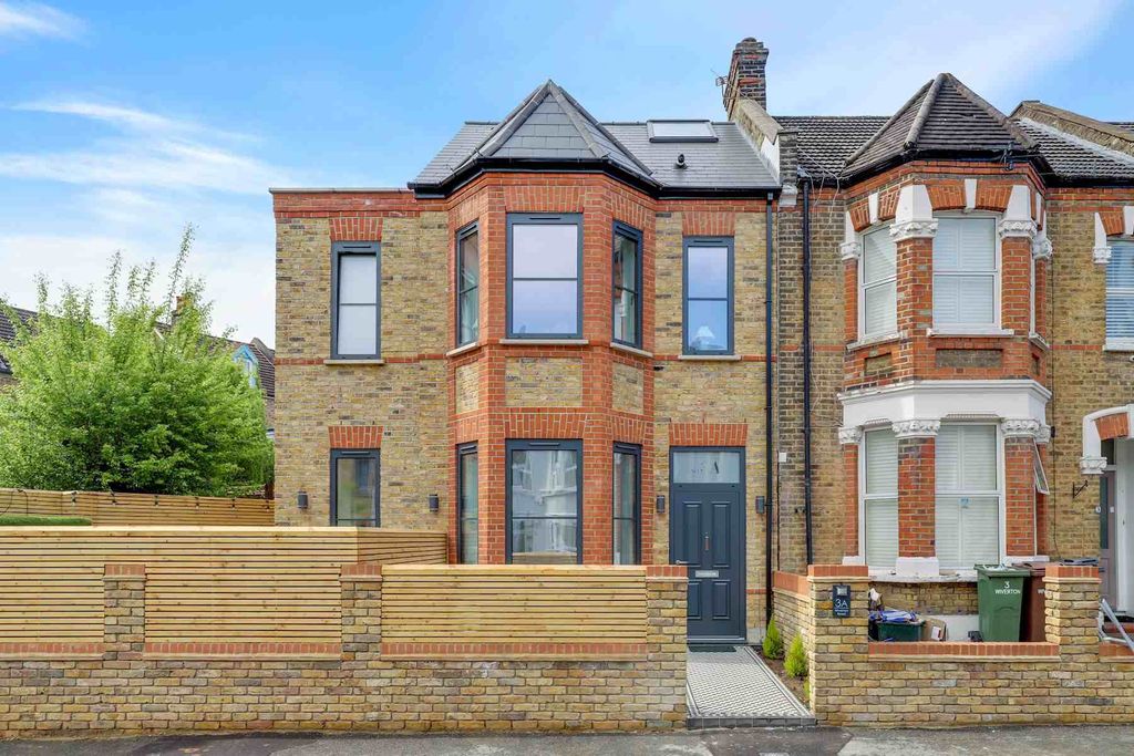 Property photo 1 of 10