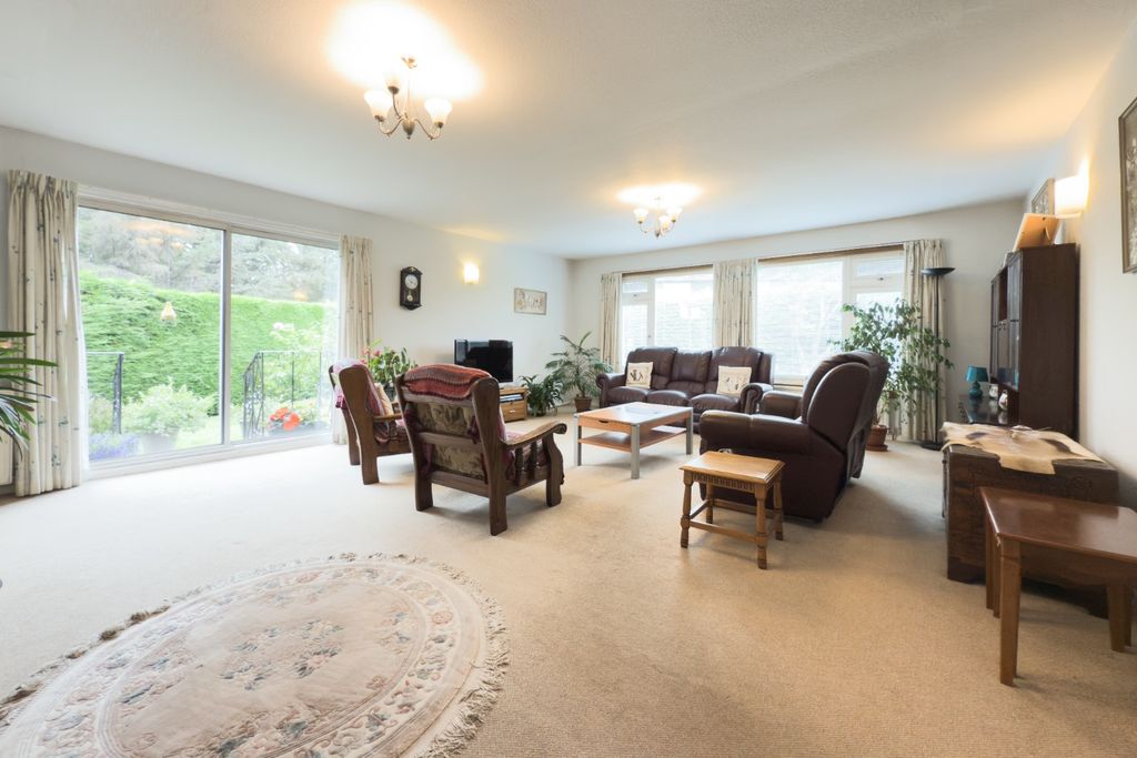 Property photo 2 of 27 4401024