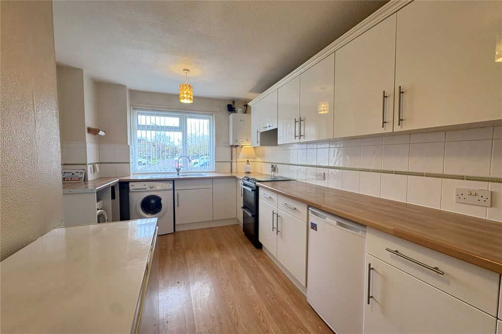 Property photo 2 of 13 Picture No. 11