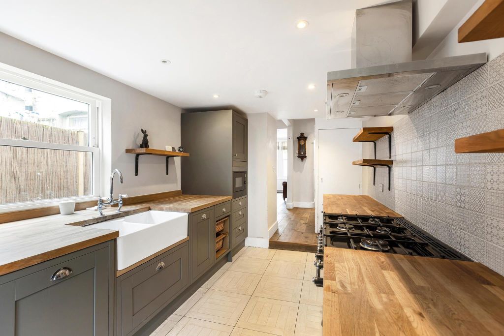 Property photo 3 of 16 Image