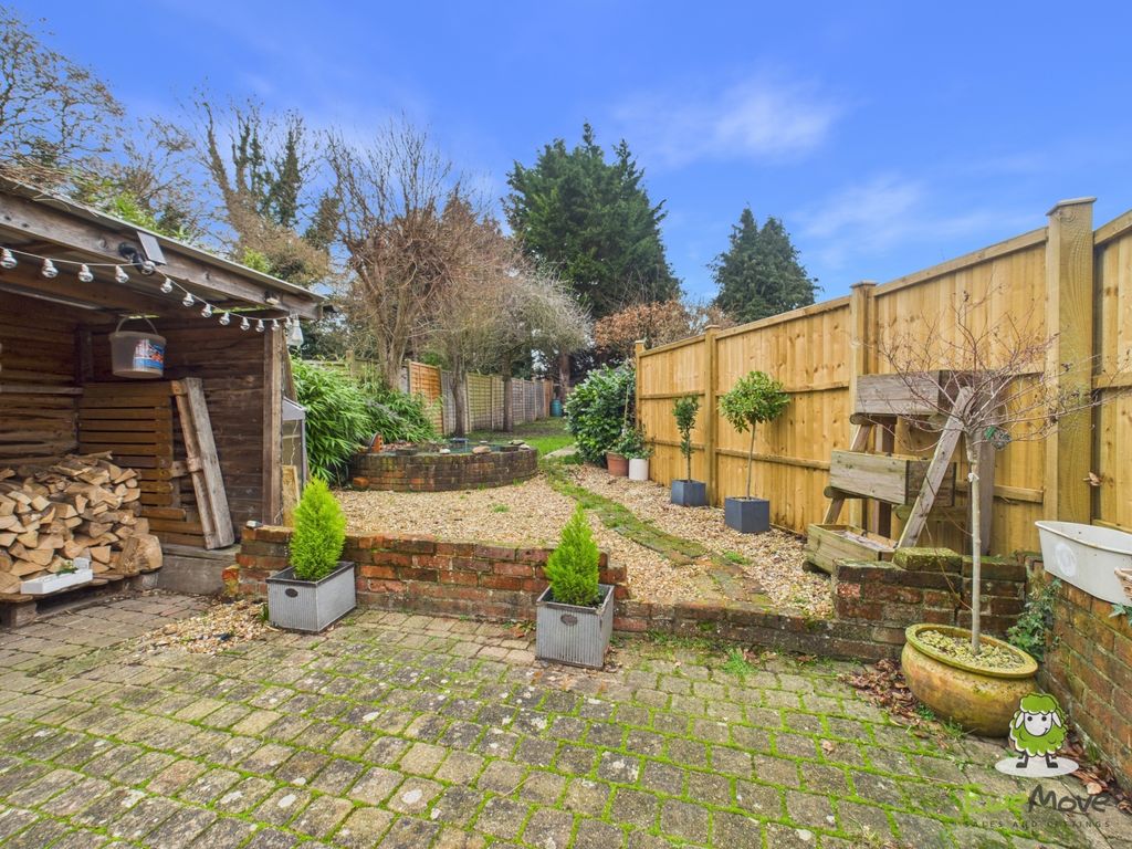 Property photo 3 of 16 Ewemove Estate Agents Basingstoke - The Street