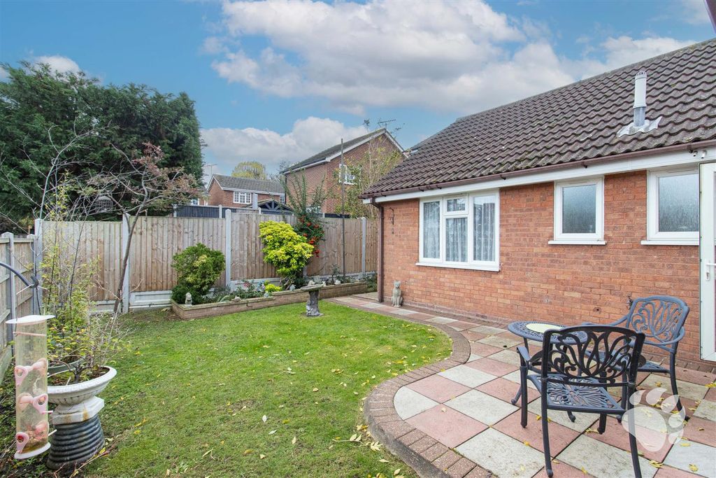 Property photo 2 of 18 Garden