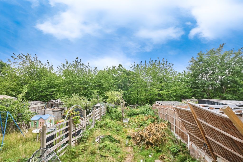 Property photo 2 of 17