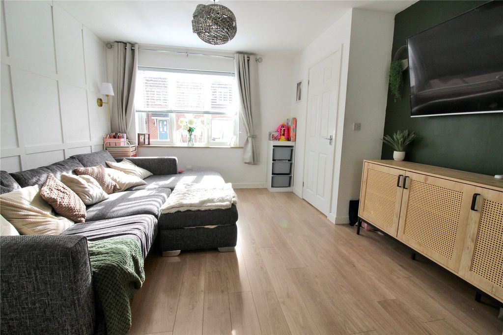 Property photo 3 of 16 Picture No. 19