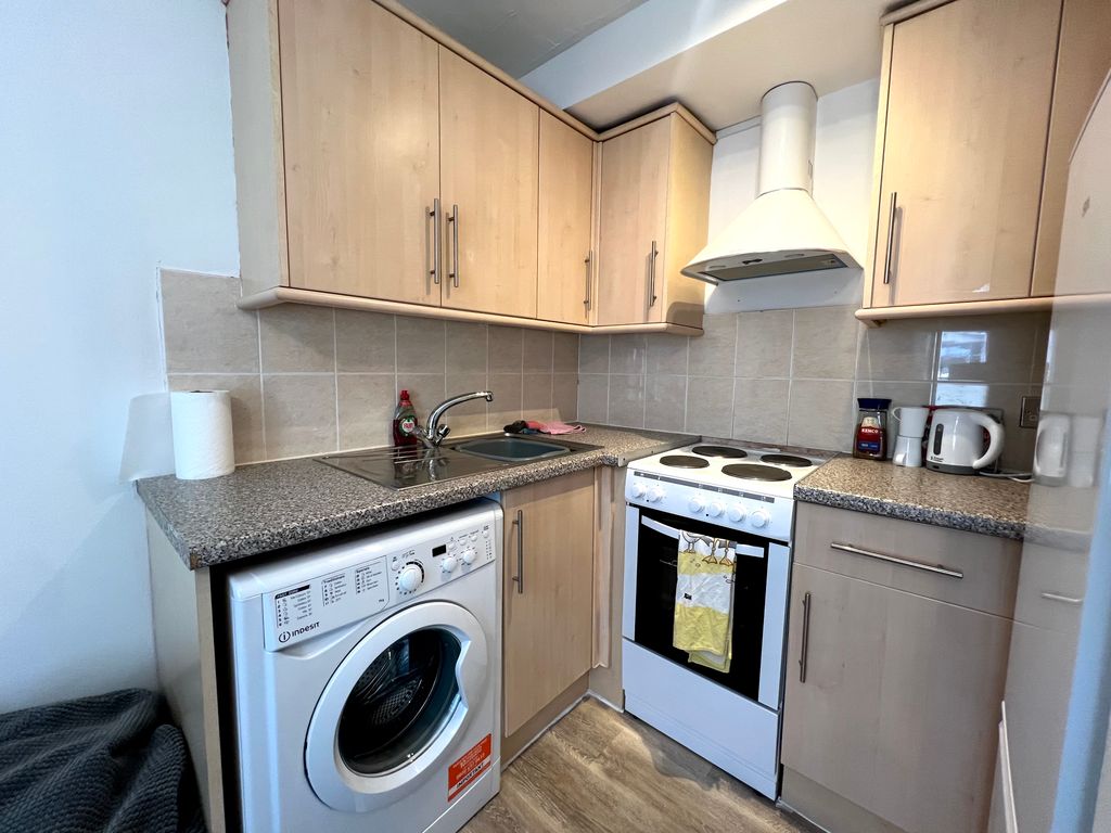 Property photo 3 of 5 Kitchen