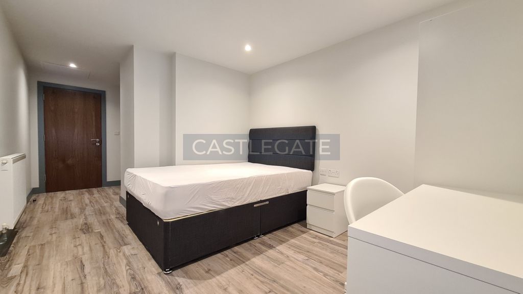 Property photo 1 of 8 Room 12, Renaissance Works, 105 New Street, Huddersfield, HD1 2As (2)