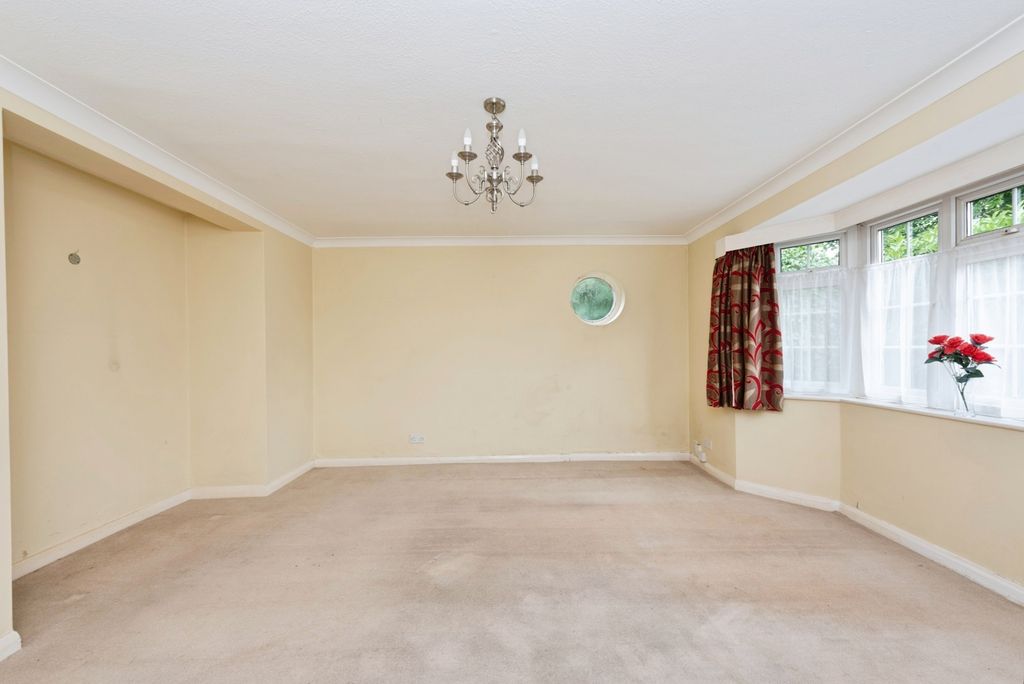 Property photo 3 of 14 Living Room