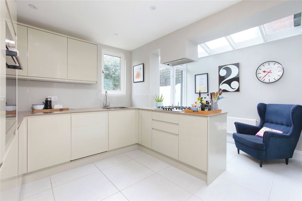 Property photo 1 of 8