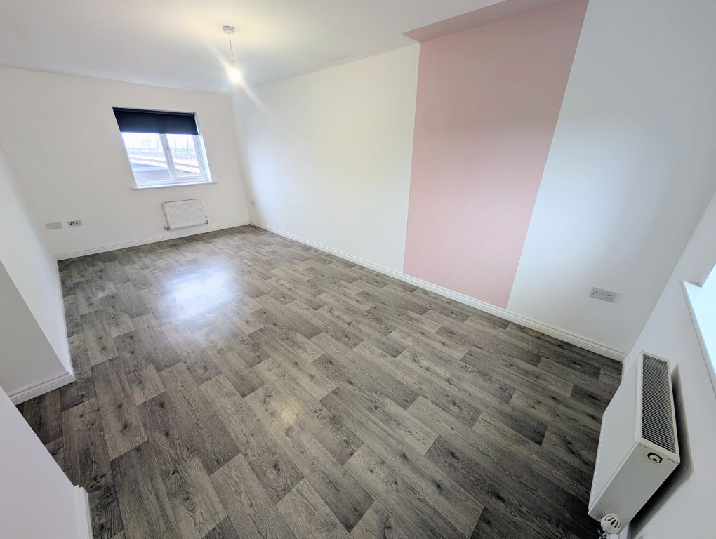 Property photo 1 of 6 Pxl_20251107_124930307~2