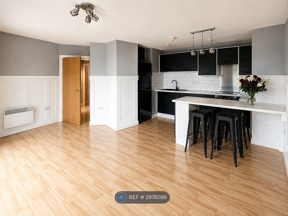 Property photo 2 of 15 10 Gavin Bank - Lounge/Diner