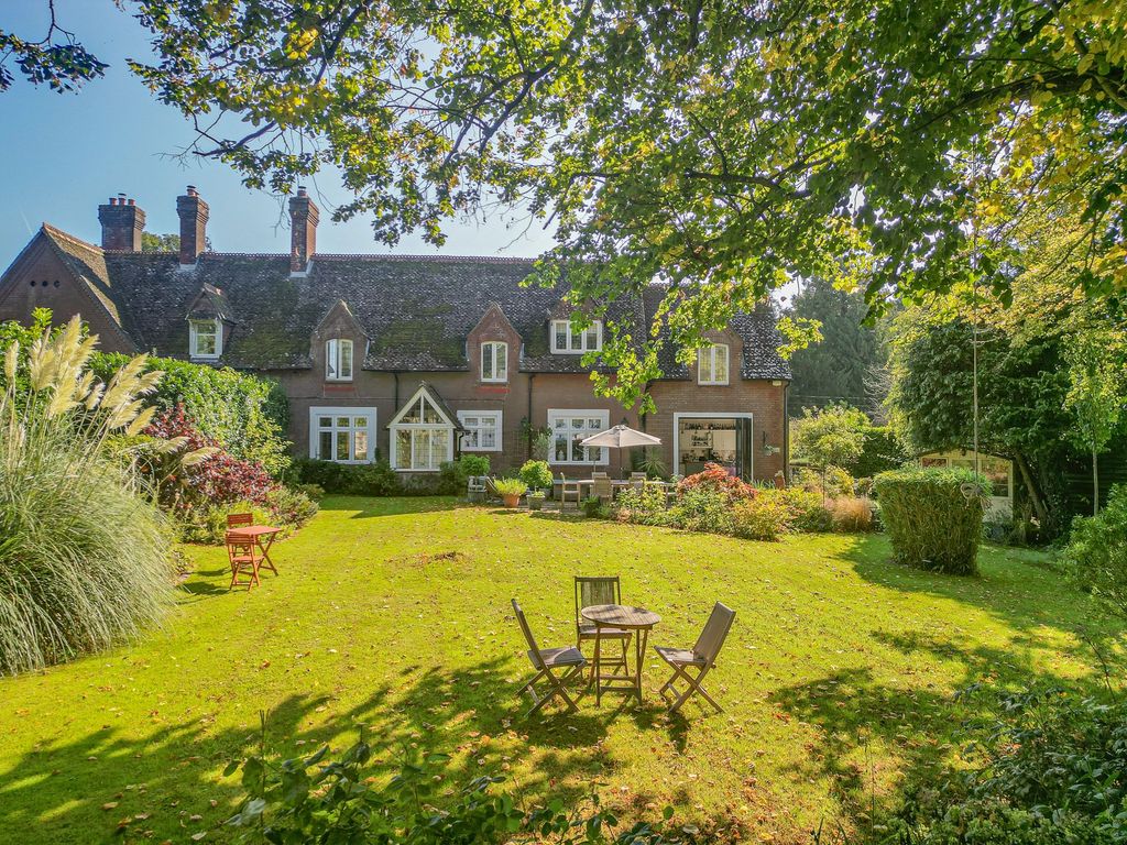 Property photo 2 of 18