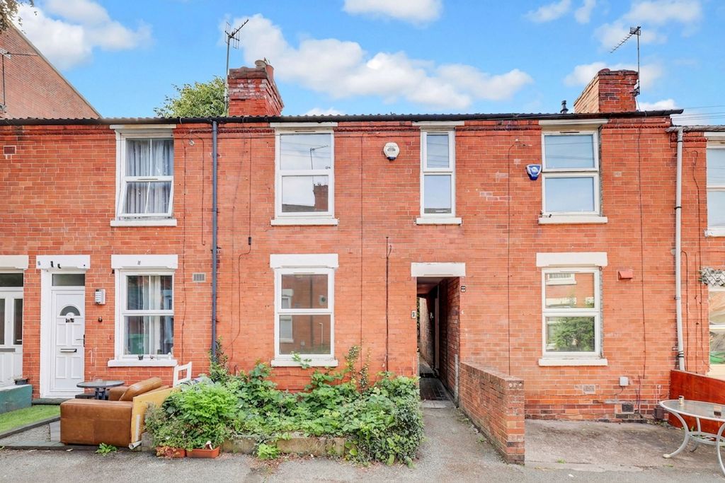 Property photo 1 of 9