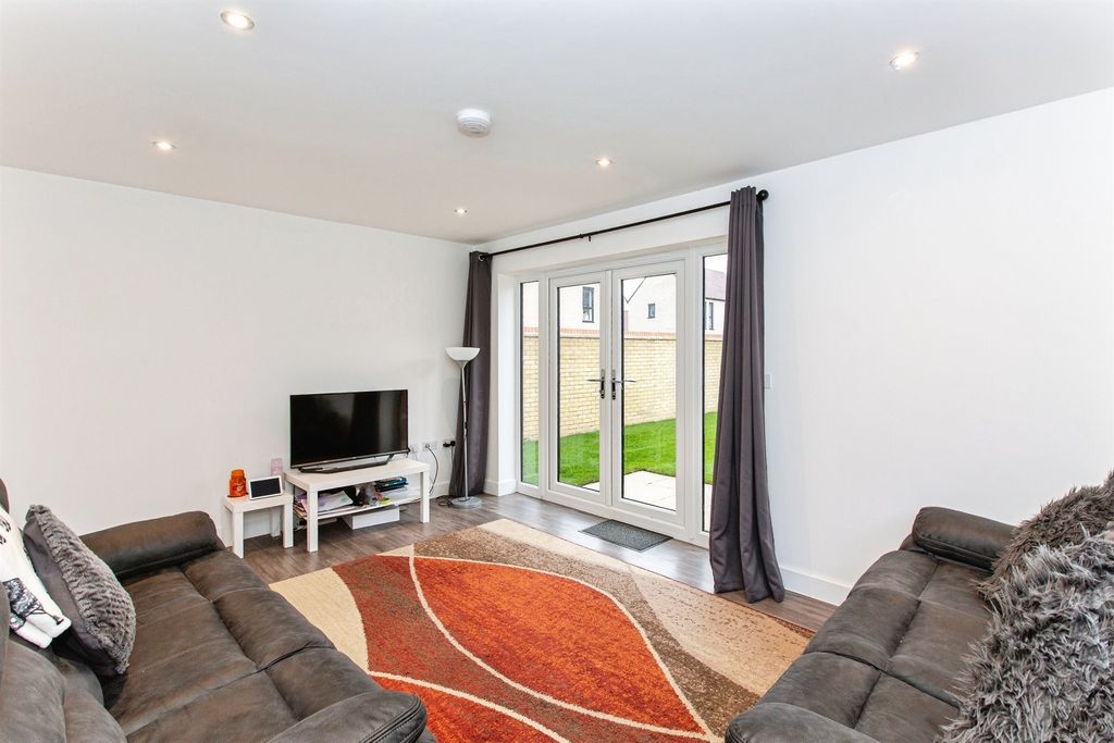 Property photo 3 of 17