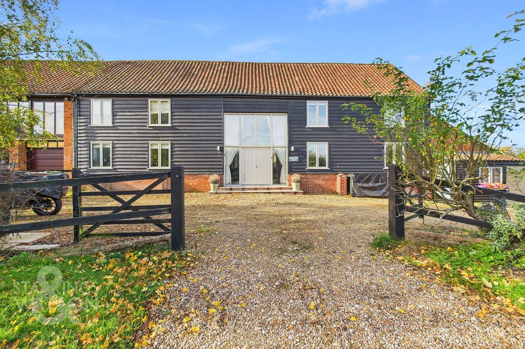 Property photo 2 of 29