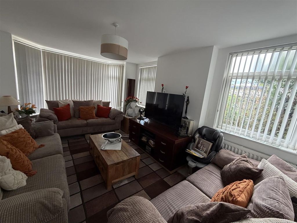 Property photo 3 of 8 Img_8226.Jpg