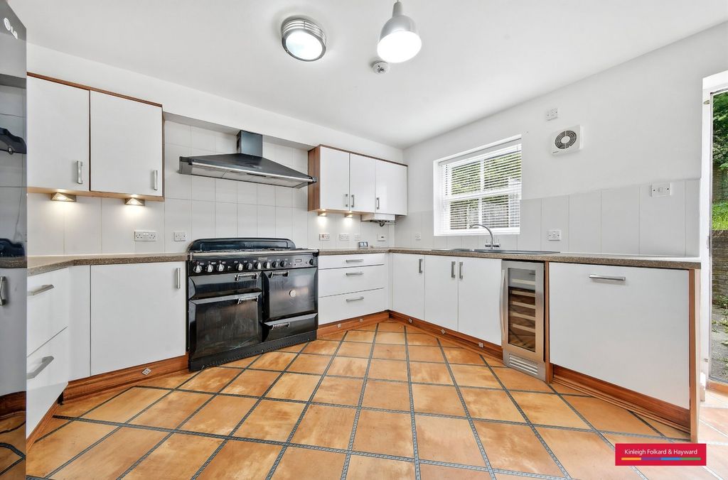 Property photo 2 of 11 Picture No. 66