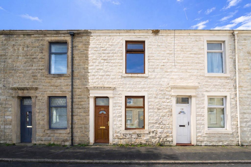 Property photo 3 of 17 3