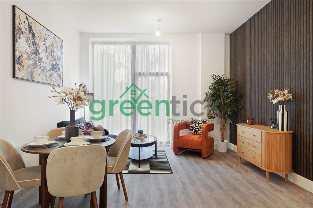 Property photo 2 of 14 2 Bed The Stow, Harlow - H8Agpf81Ib9Fszznlxyj.Jpg