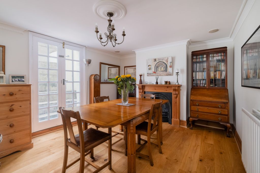 Property photo 3 of 19