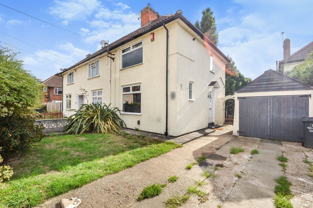 Property photo 1 of 10 2 Bedroom End Terrace For Rent
