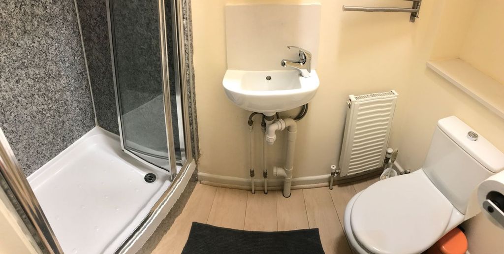 Property photo 3 of 3