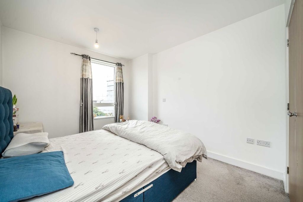 Property photo 3 of 5