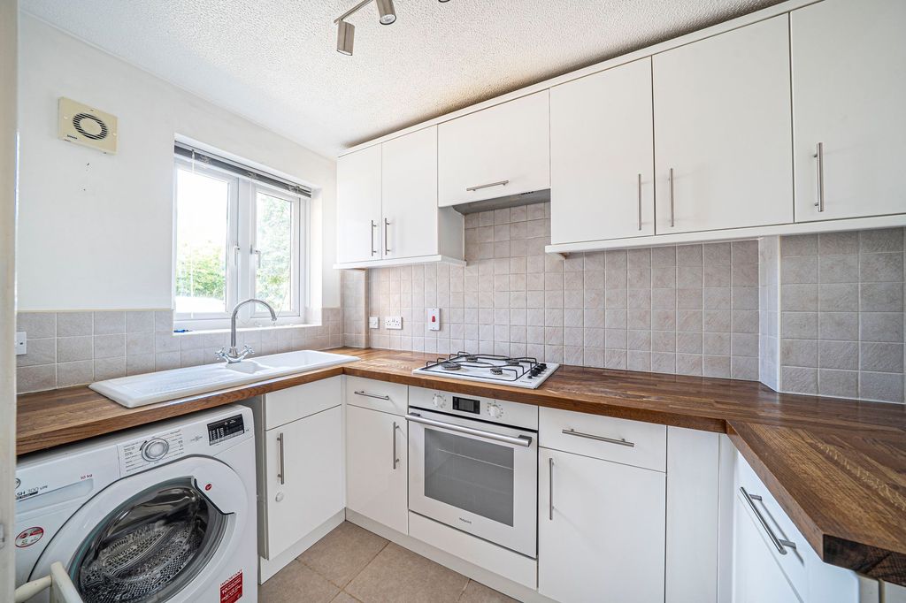Property photo 3 of 24 Kitchen