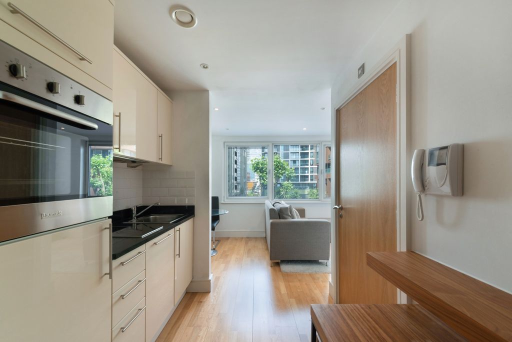 Property photo 2 of 8 Kitchen