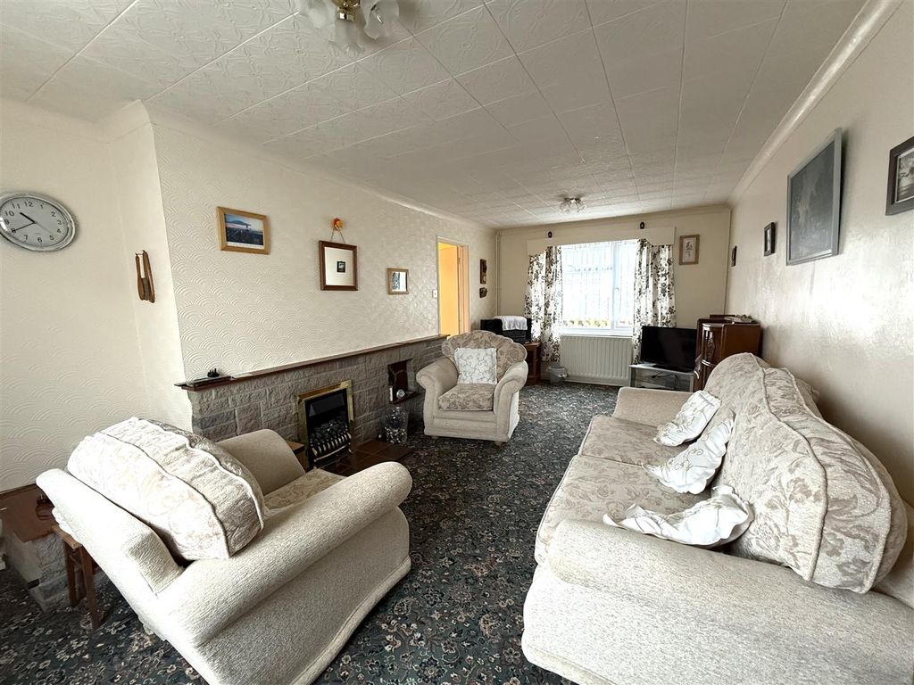 Property photo 3 of 16 8 Lans.Jpeg