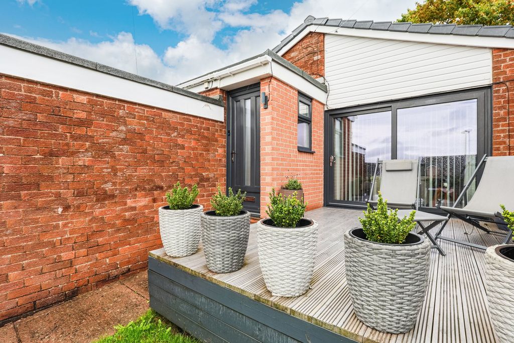 Property photo 1 of 19 External