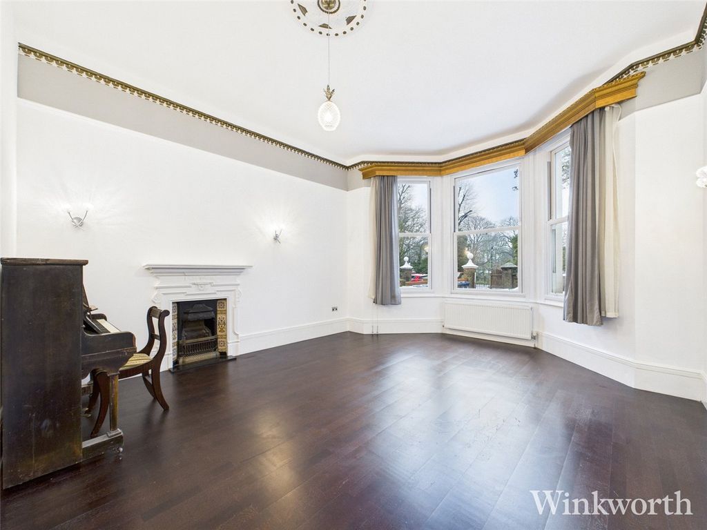 Property photo 3 of 35 Picture No. 41