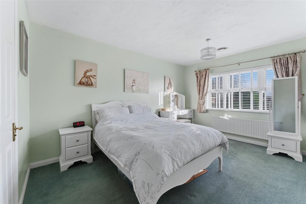 Property photo 3 of 23