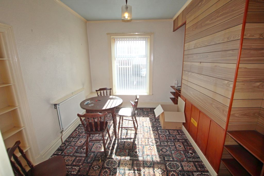 Property photo 2 of 9 2