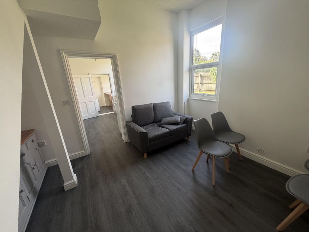 Property photo 2 of 10 Loung (2)