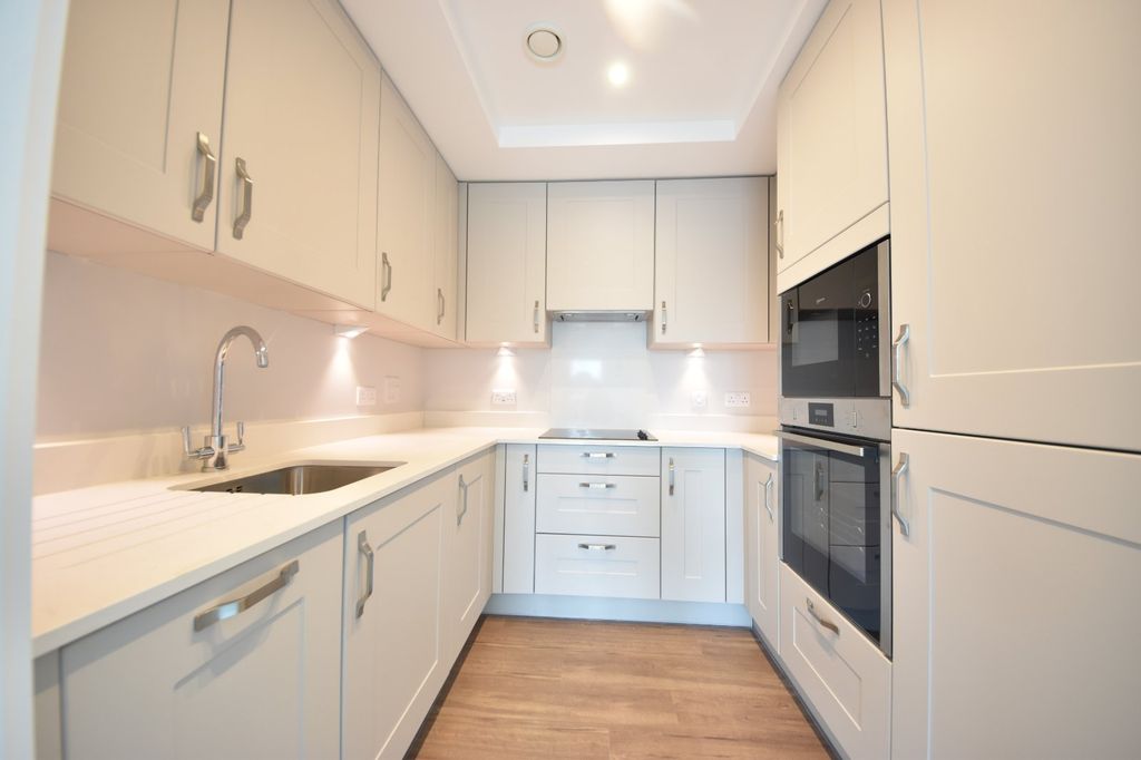 Property photo 2 of 16 Kitchen