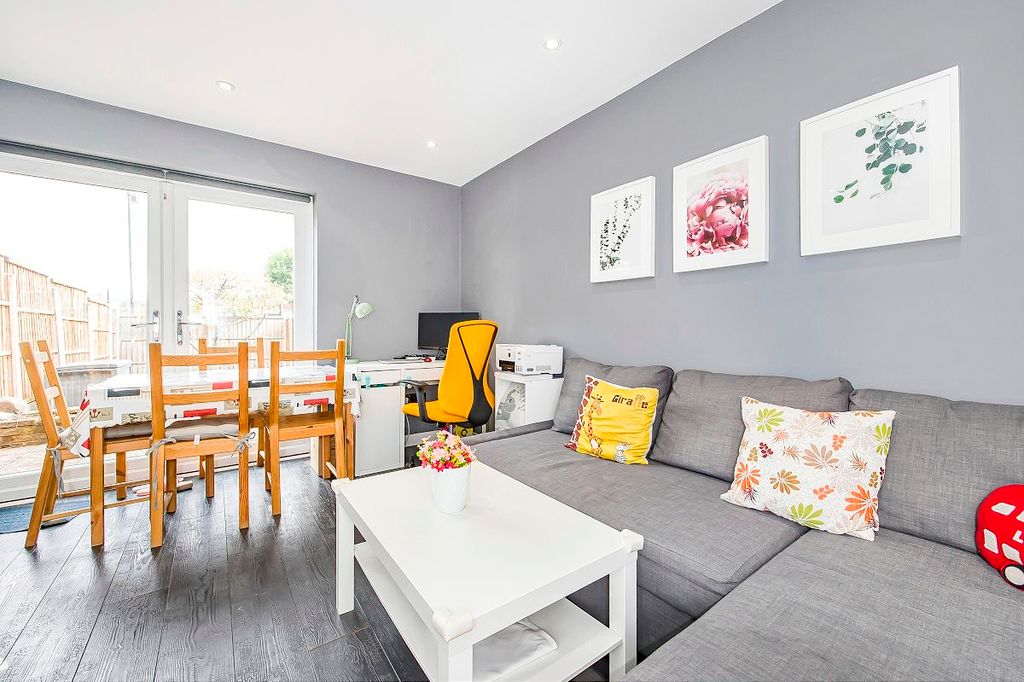 Property photo 2 of 12