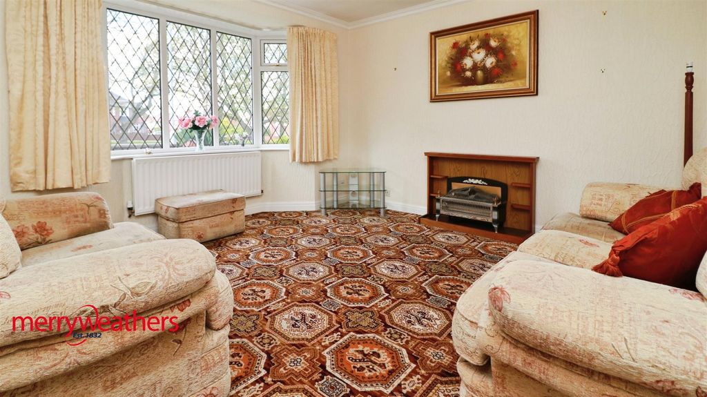 Property photo 2 of 16 Lounge