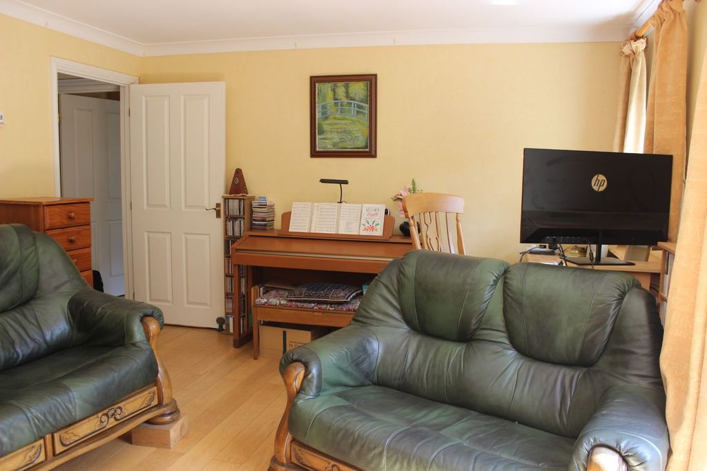 Property photo 3 of 17