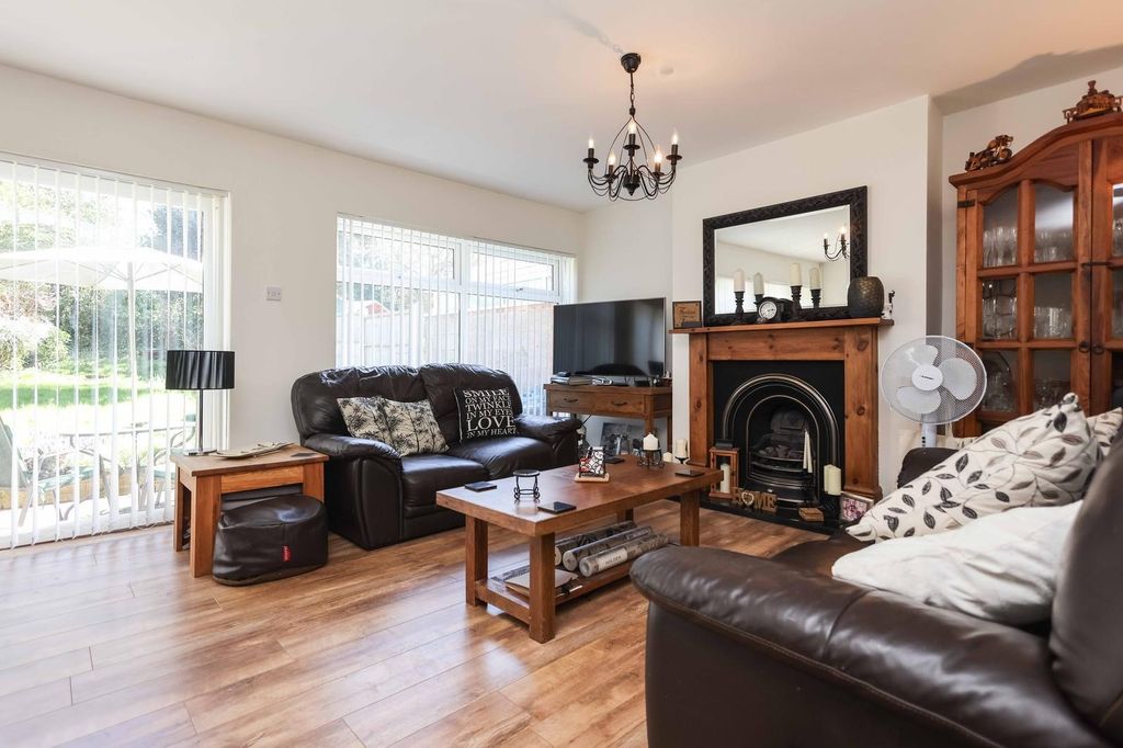 Property photo 2 of 18