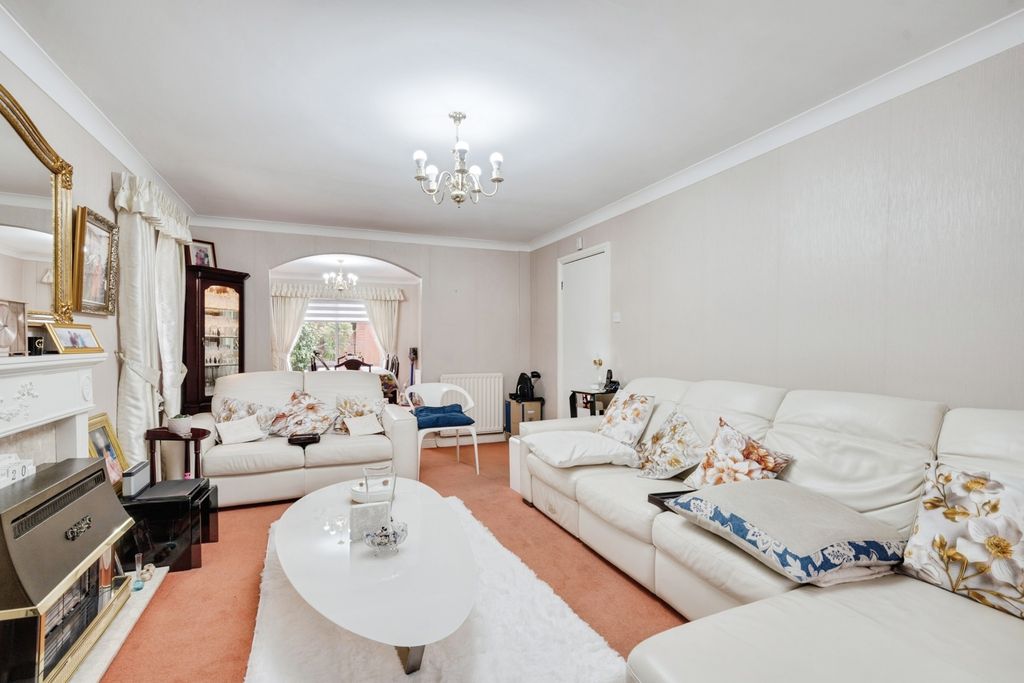 Property photo 3 of 17 Pbox-Img.Jpg