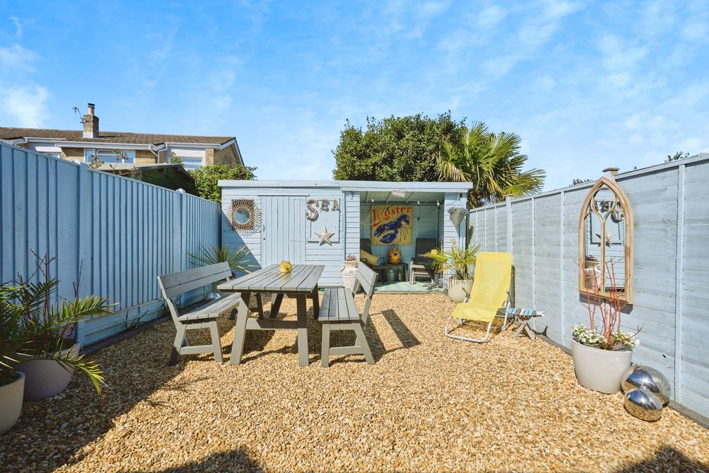 Property photo 2 of 17 Photo